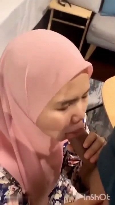 Beautiful Chubby Hijabi Fucked After applying Lube On Dick