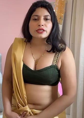 Renu sexy saree live in black blouse and yellow saree