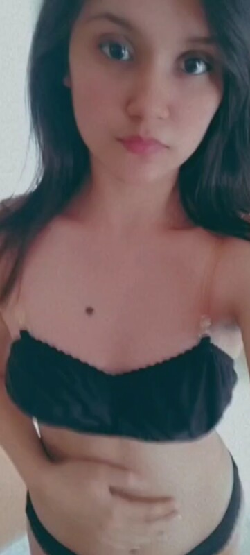 Gorgeous Indian Girlfriend Showing Her Hot Nude Figure