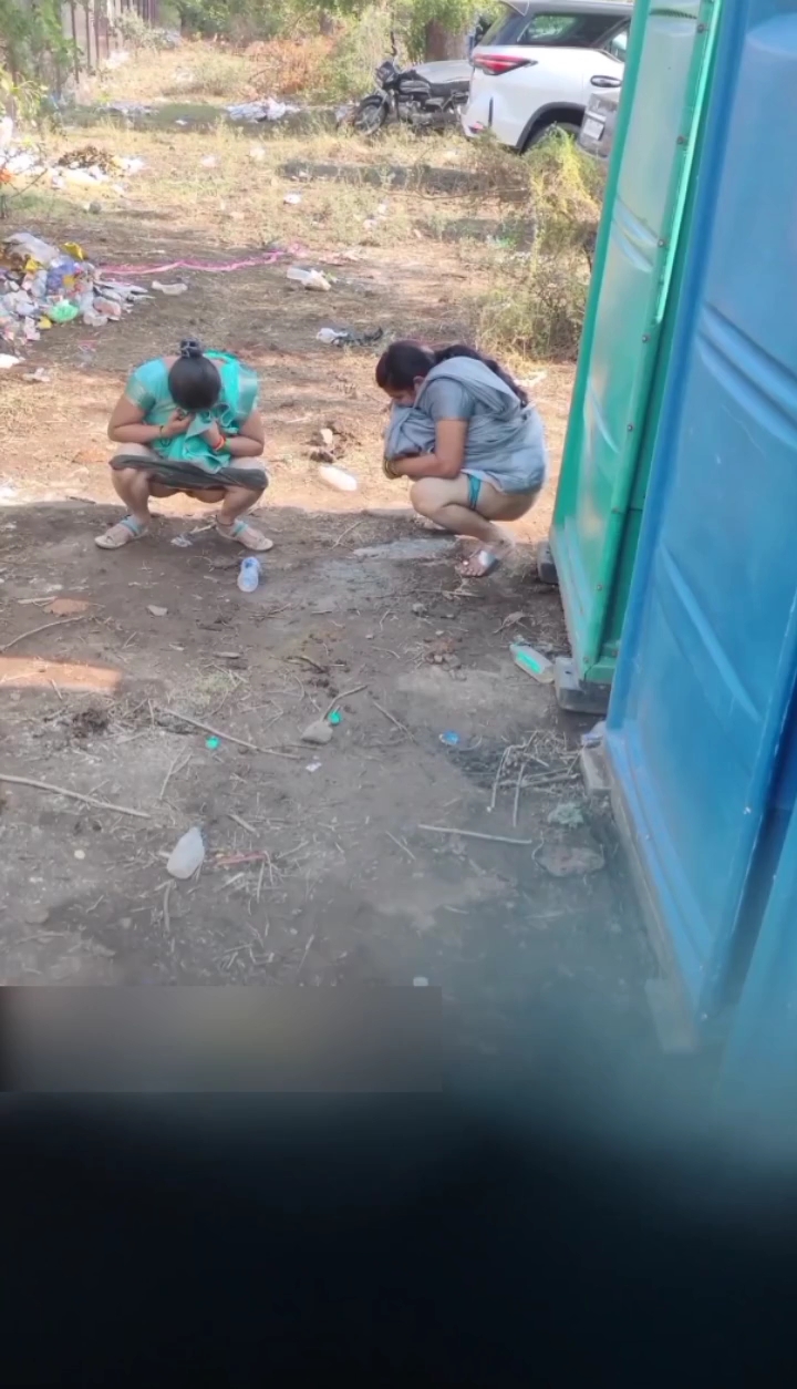 DESI BEAUTIFUL BHABHIS CLEAR-VIEW PlSSlNG PUSSY PEEPING SOMEONE SECRETLY CAPTURED PART 10